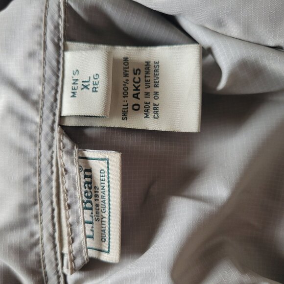 L.L. Bean Mens XL Beige Windbreaker Jacket With Zipper & Pockets - Picture 3 of 7